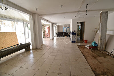 MURS COMMERCIAUX  RIVE DROITE CENTRE VILLE 4/5